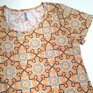 LuLaRoe Classic Tee, Size L, NWT